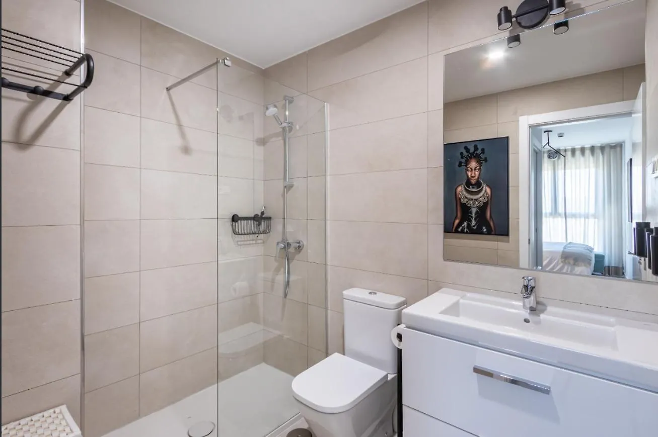 Ansa Beach Apartment - Malaga - Skyline Suite 0*,  إسبانيا